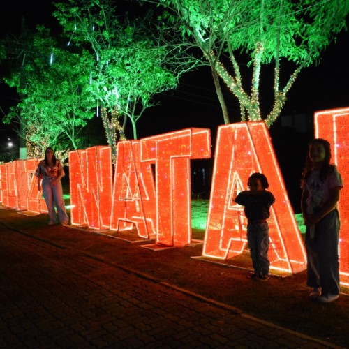 Barra Mansa entra no clima natalino com iluminação e enfeites especiais 